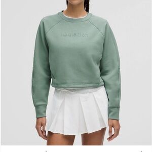 Smooth Spacer Cropped Pullover *Graphic CRBU 4